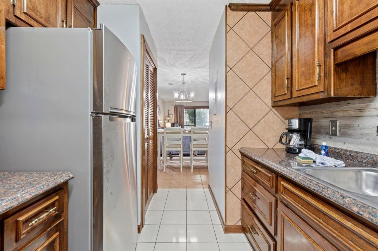 Spacious Modern Condo - 1St Floor - One Block To The Beach Myrtle Beach Buitenkant foto