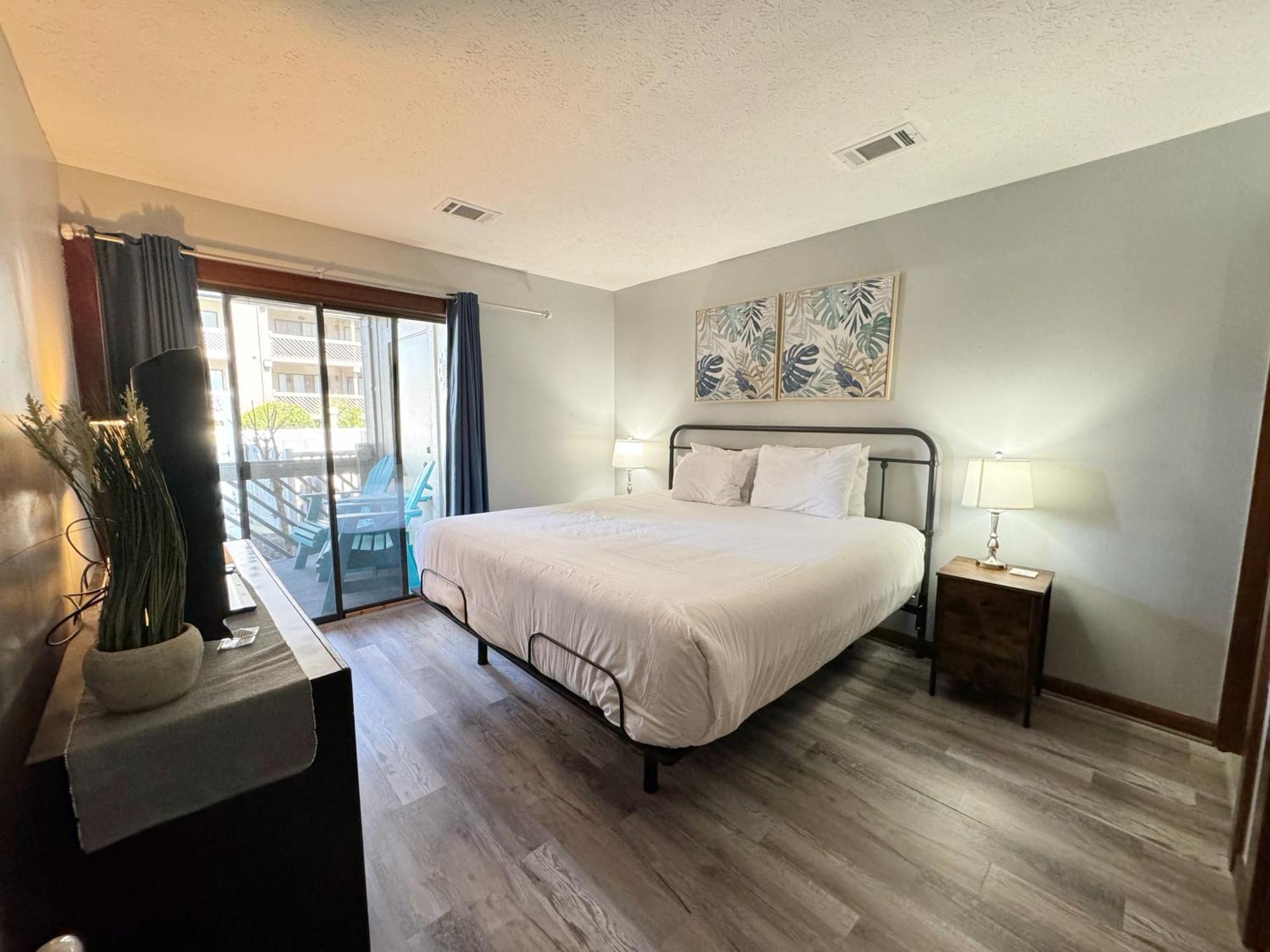 Spacious Modern Condo - 1St Floor - One Block To The Beach Myrtle Beach Buitenkant foto